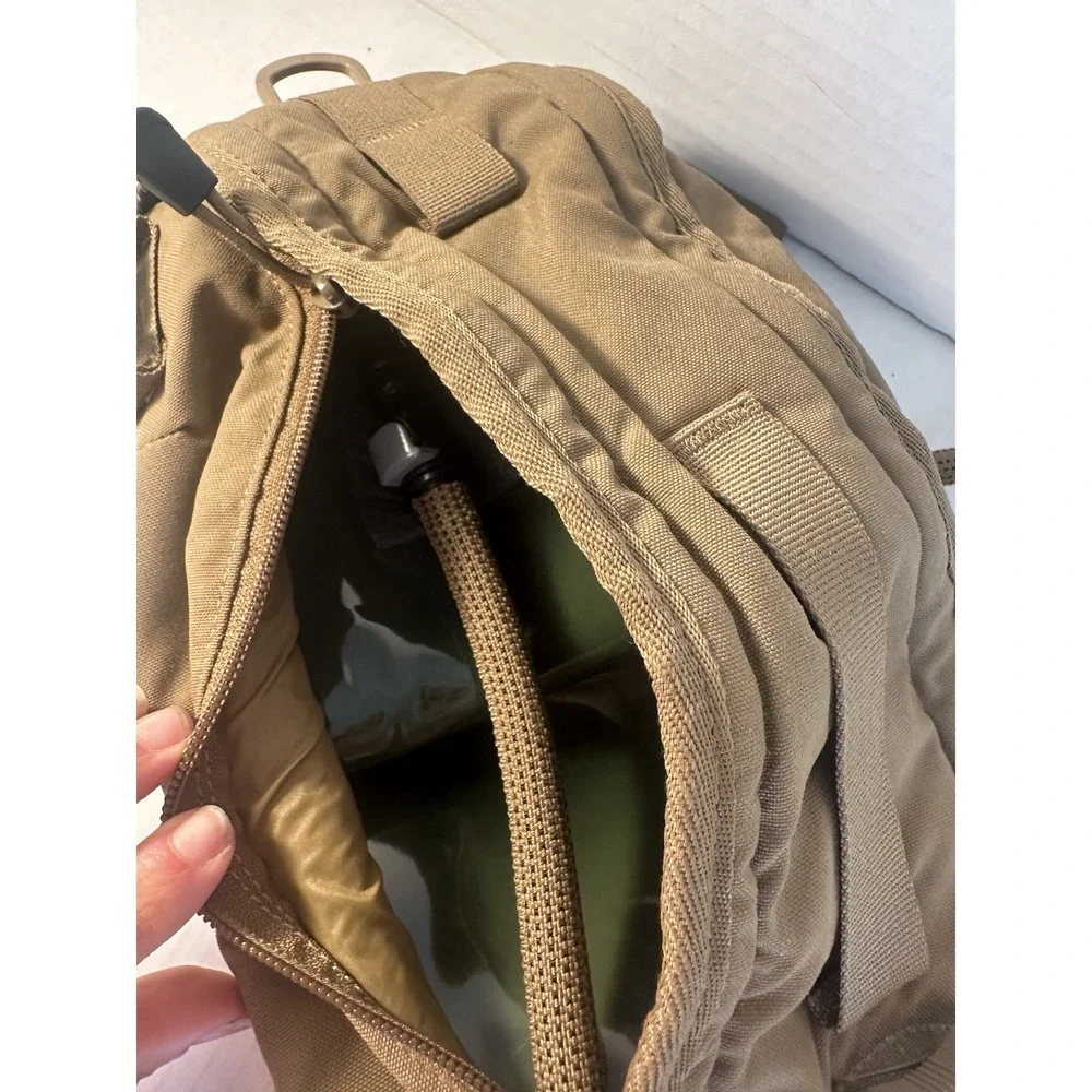 Vagabond Systems USMC Tactical 3L Hydration Pack Coyote Brown Adjustable
